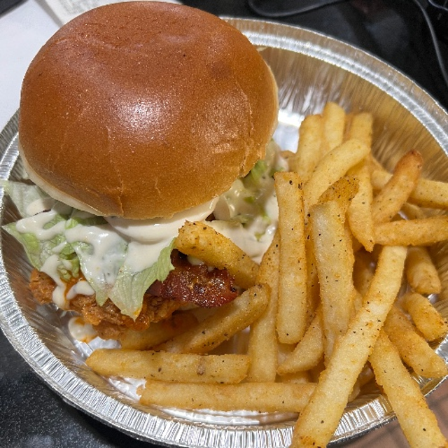 Crispy Chicken Burger.